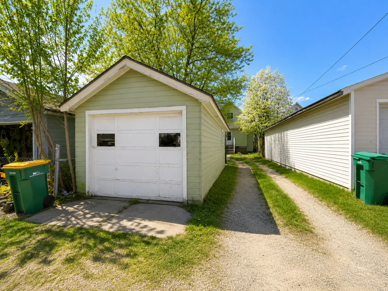 310 2nd St, Nashwauk, MN 55769