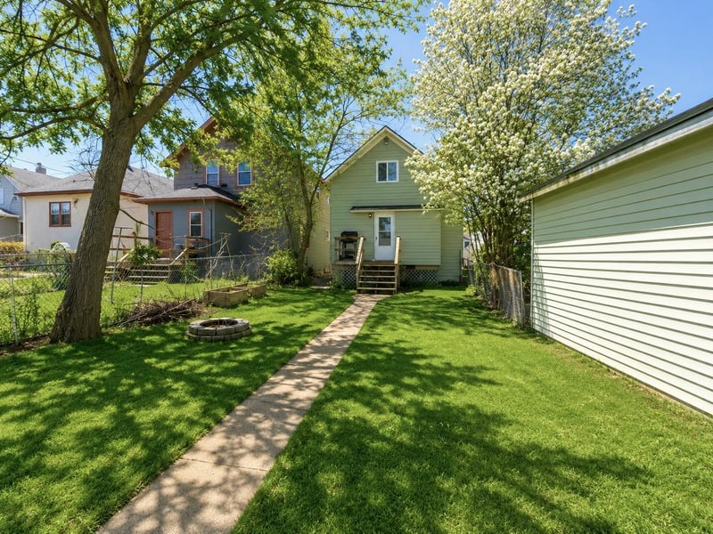 310 2nd St, Nashwauk, MN 55769