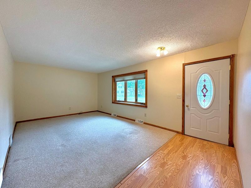 752 E Mark St, Winona, MN 55987