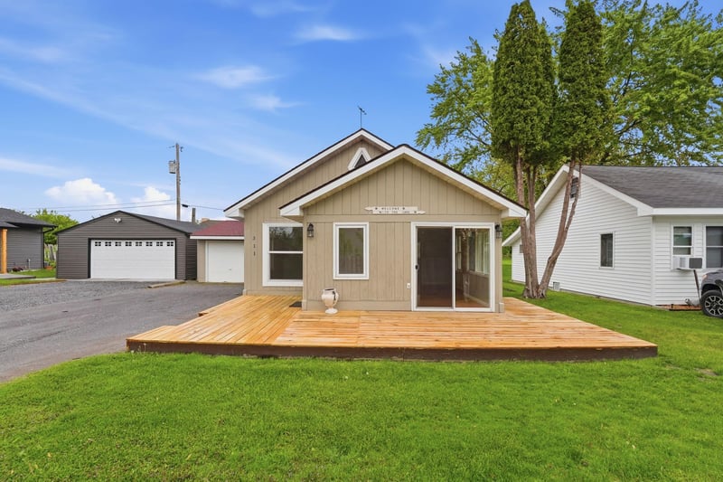 311 N Shore Dr, Forest Lake, MN 55025
