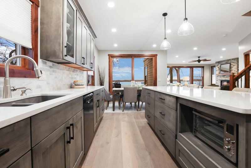 9823 103rd St NW, Annandale, MN 55302
