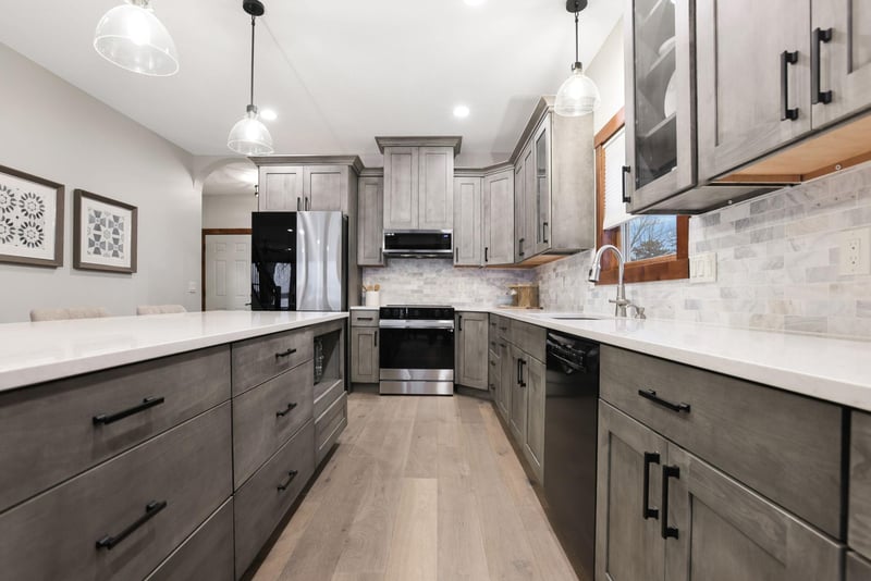 9823 103rd St NW, Annandale, MN 55302