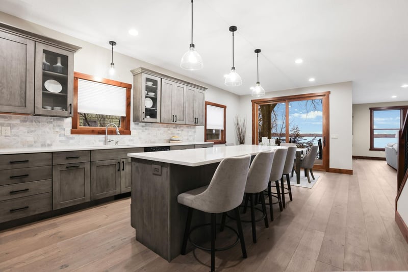 9823 103rd St NW, Annandale, MN 55302