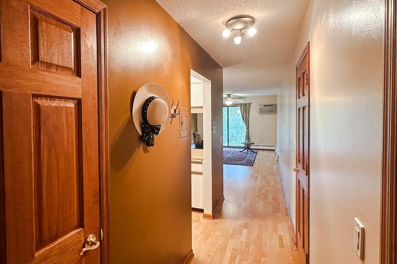 2809 E Minnehaha Pw #304, Minneapolis, MN 55417