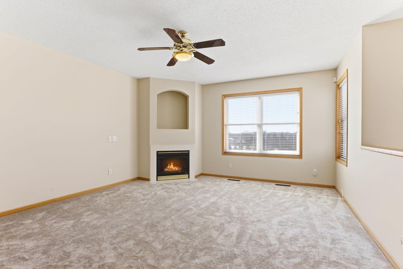 2888 Eagle Valley Dr, Woodbury, MN 55129