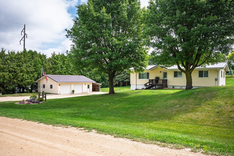 45094 Nygren Rd, Zumbrota, MN 55992