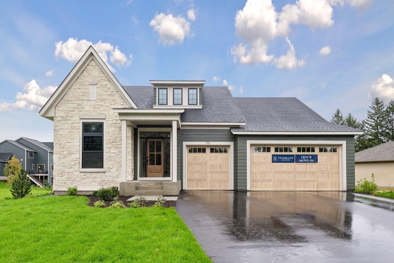 751 W 96th St, Chanhassen, MN 55317