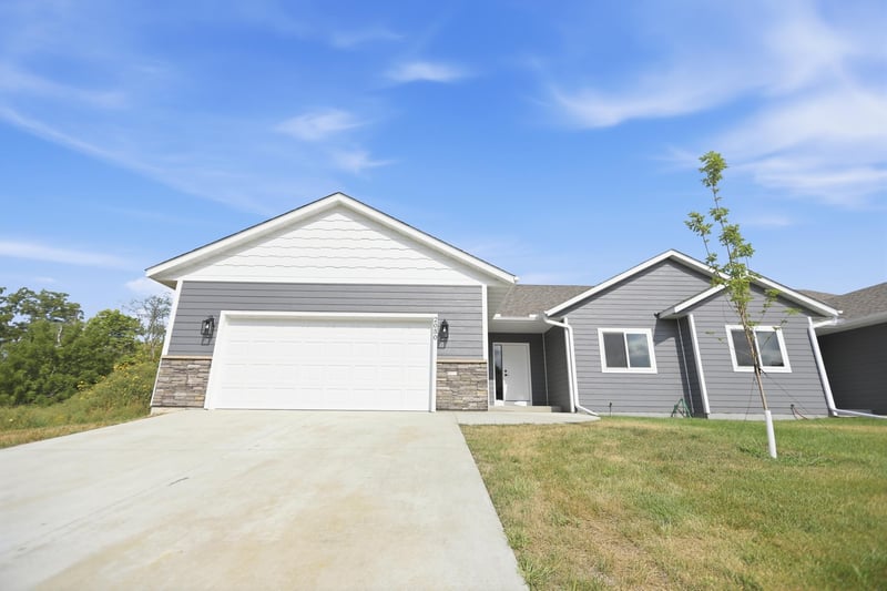 2050 13th St NW, Faribault, MN 55021