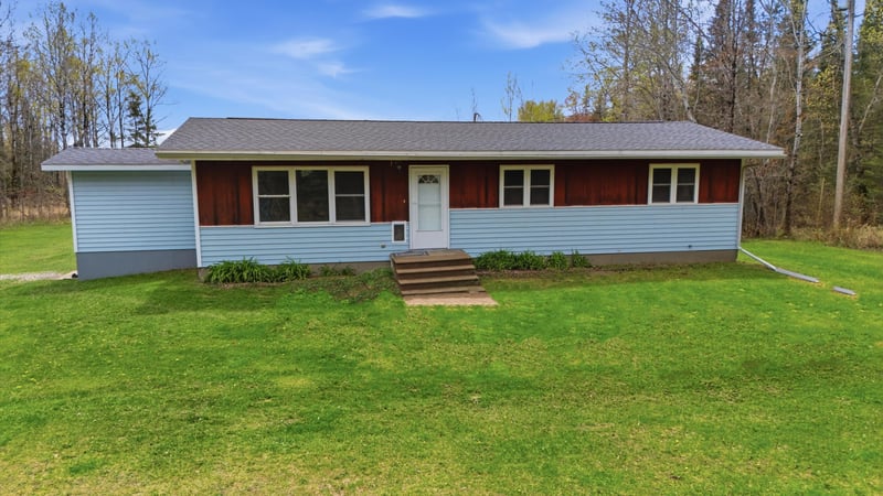 11128 Johnson Rd, Chisholm, MN 55719
