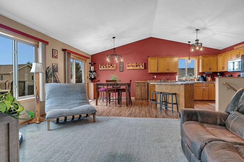 904 7th St NE, Rice, MN 56367