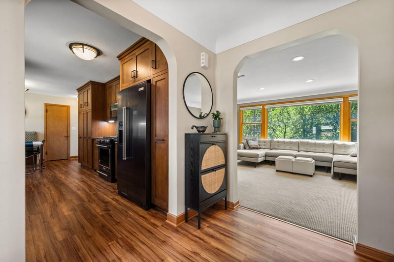 2101 Regent Ave N, Golden Valley, MN 55422