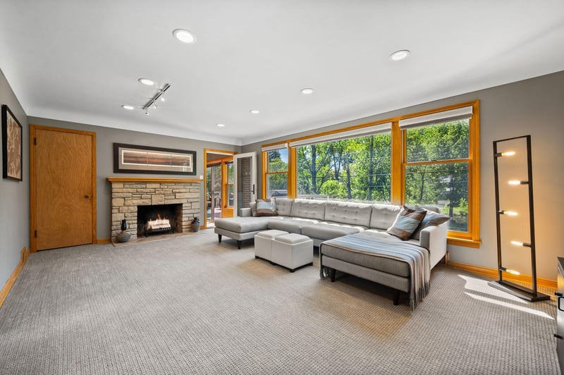 2101 Regent Ave N, Golden Valley, MN 55422