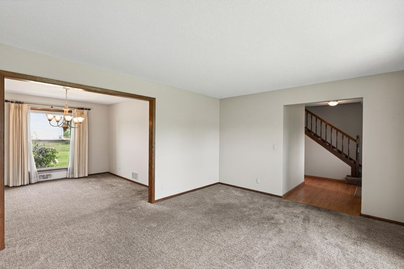 8100 W 102nd St, Bloomington, MN 55438