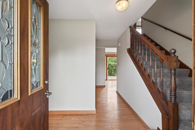 8100 W 102nd St, Bloomington, MN 55438