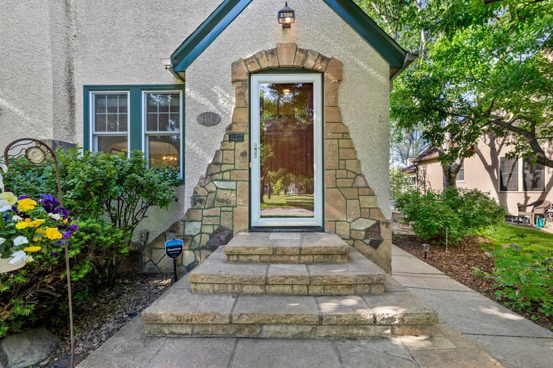 2708 Victory Memorial Dr, Minneapolis, MN 55412
