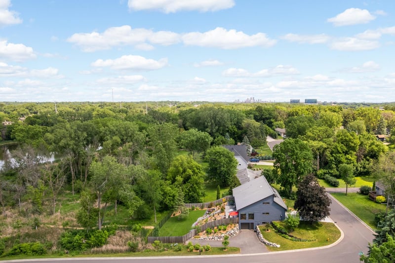 1170 Evergreen Ln N, Plymouth, MN 55441