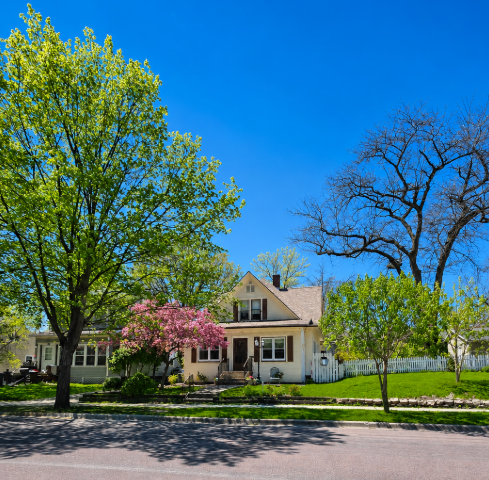 212 2nd St S, Waterville, MN 56096