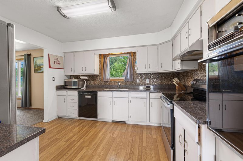 124 E 6th St, Randall, MN 56475