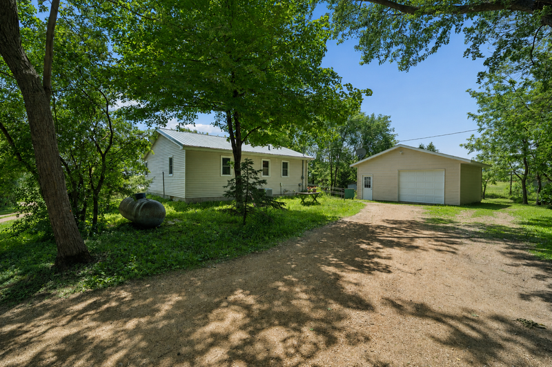 20334 A St, Le Center, MN 56057