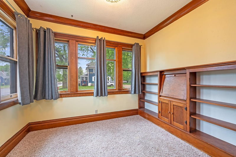 119 S Orient St, Fairmont, MN 56031
