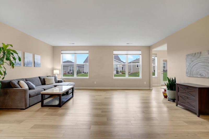 183 Liberty Heights Dr, Chaska, MN 55318