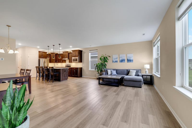 183 Liberty Heights Dr, Chaska, MN 55318
