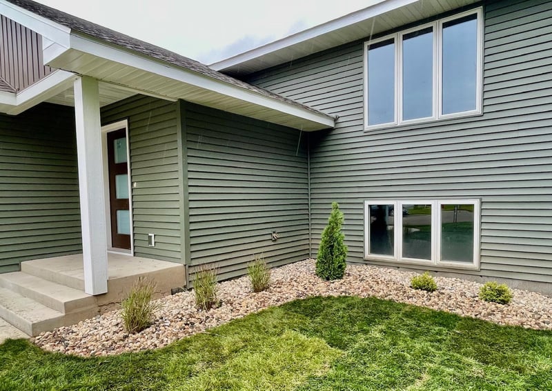 201 25th St SW, Austin, MN 55912
