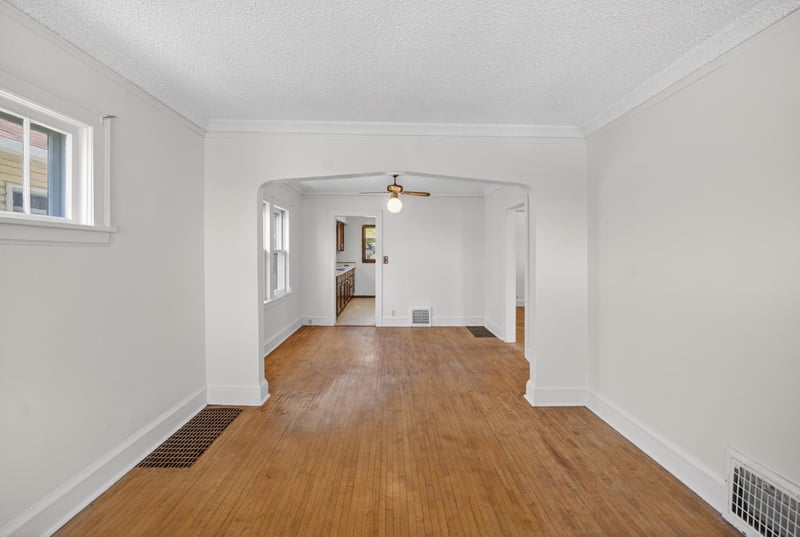 2711 W 9th St, Duluth, MN 55806
