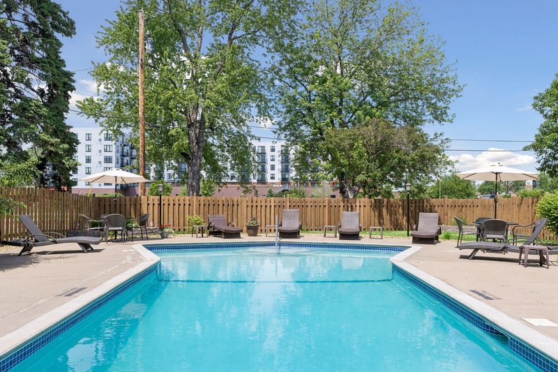 9141 Highway 55 #106, Golden Valley, MN 55427