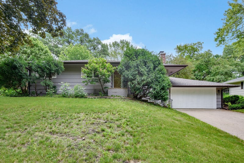 6221 Hansen Rd, Edina, MN 55436