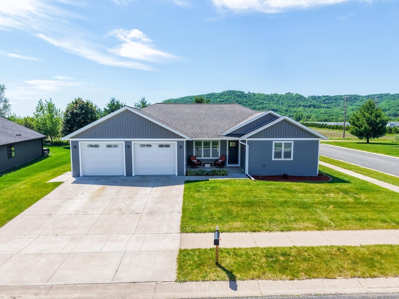 1118 21st St, Wabasha, MN 55981