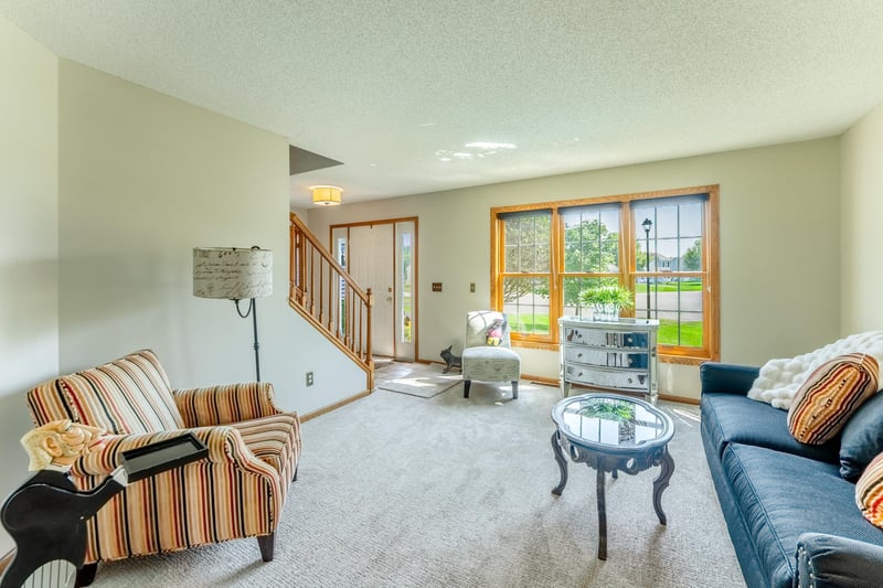 3096 Copper Oaks Draw, Woodbury, MN 55125