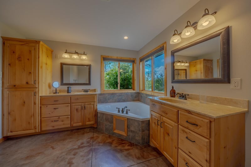 3417 N Games Lake Ave, New London, MN 56273