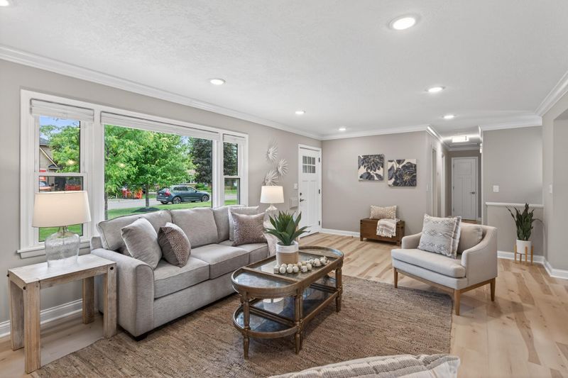6037 York Ave S, Edina, MN 55410