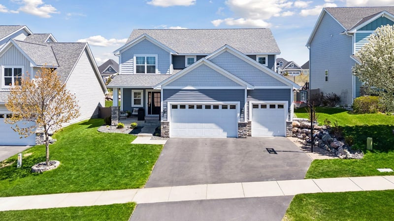 9091 River Rock Dr N, Chanhassen, MN 55317