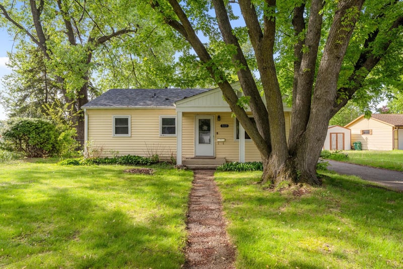 7417 Shirley Pl, Crystal, MN 55428