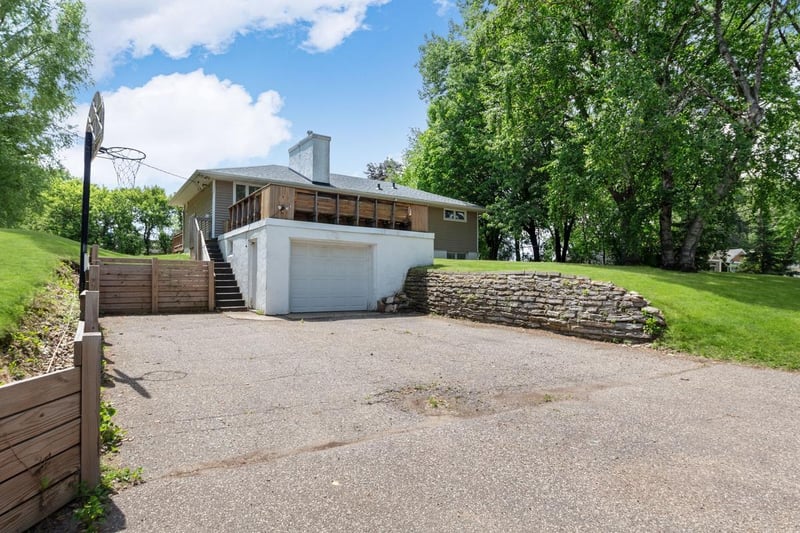 620 Callahan Pl, Mendota Heights, MN 55118