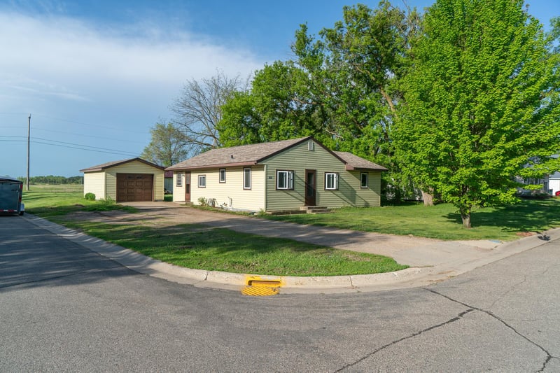 409 4th Ave SW, Long Prairie, MN 56347