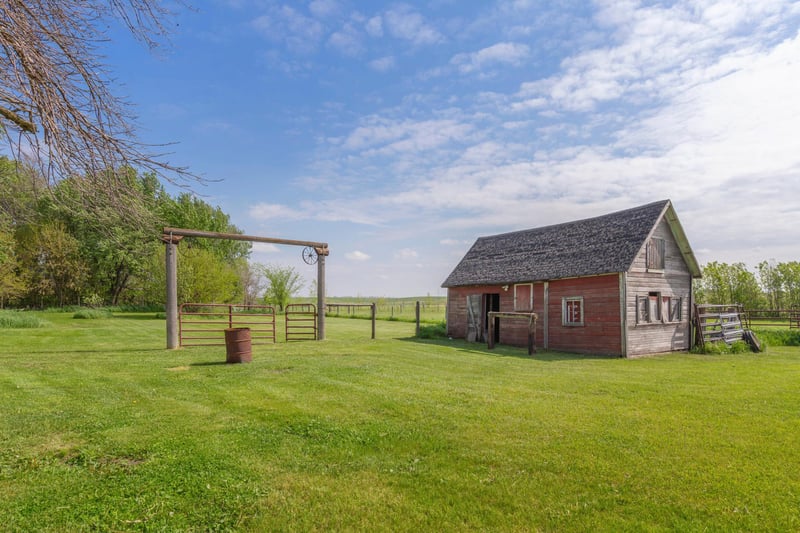 38336 Us Highway 71, Windom, MN 56101