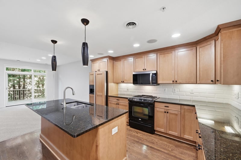 635 Willoughby Way W, Minnetonka, MN 55305