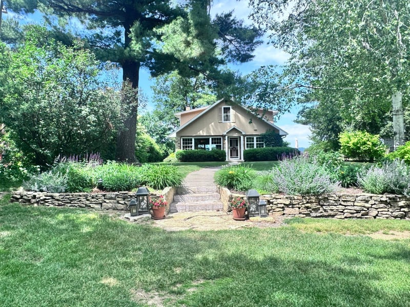 31397 Lakeview Ave, Red Wing, MN 55066