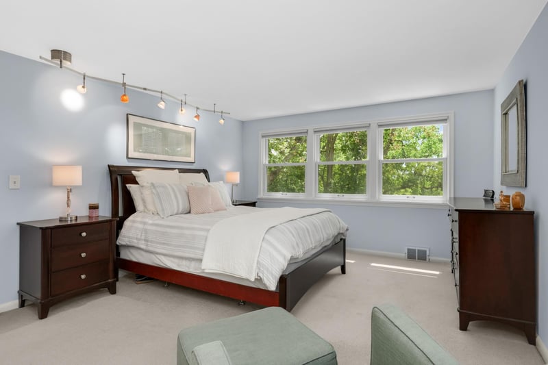 2480 Beverly Rd, Saint Paul, MN 55104