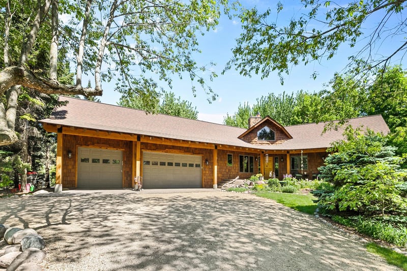 7135 Camp 3 Rd NE, Columbus, MN 55025