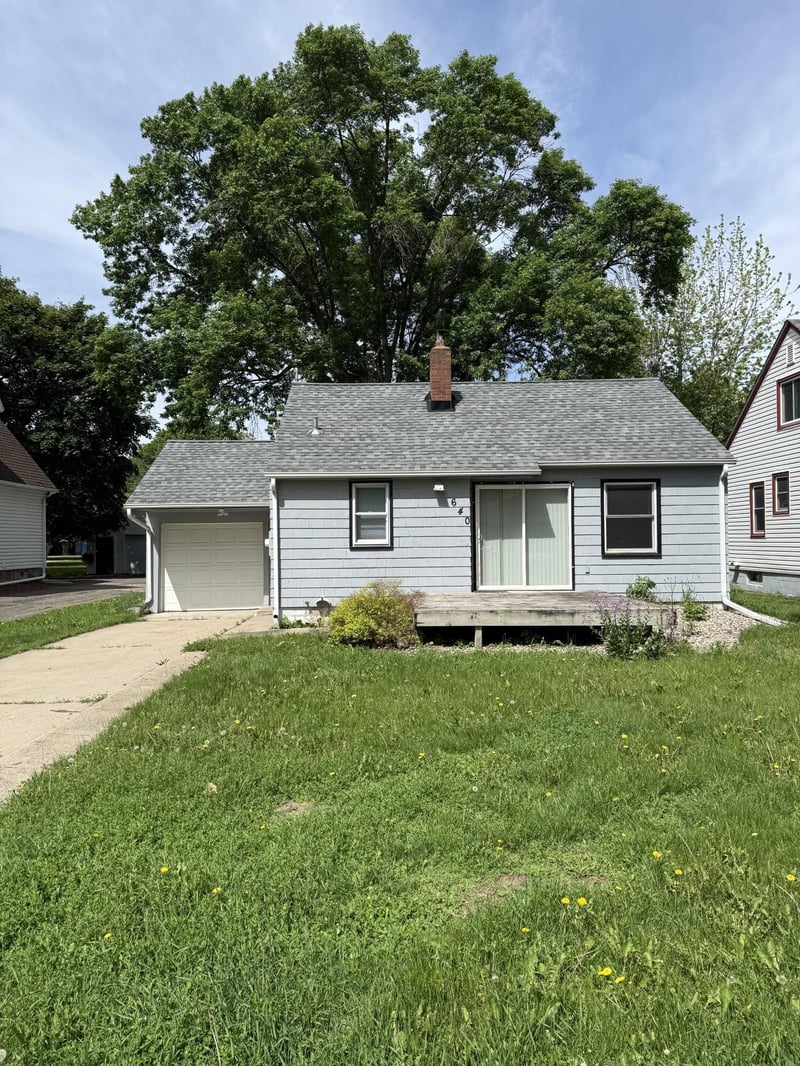 640 Mowbray St, Stewart, MN 55385