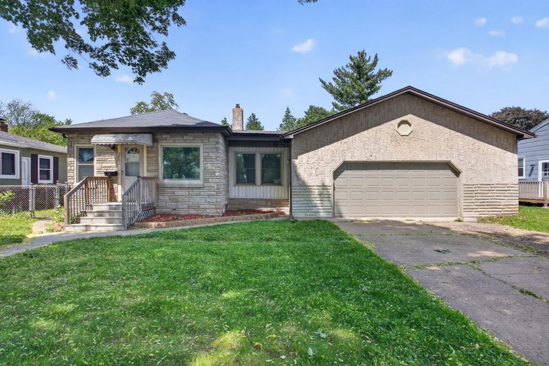 2401 14th Ave E, North Saint Paul, MN 55109