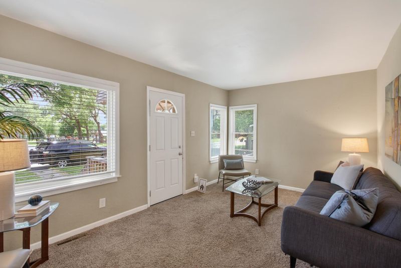 2401 14th Ave E, North Saint Paul, MN 55109