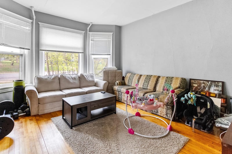 1122 E 5th St, Duluth, MN 55805