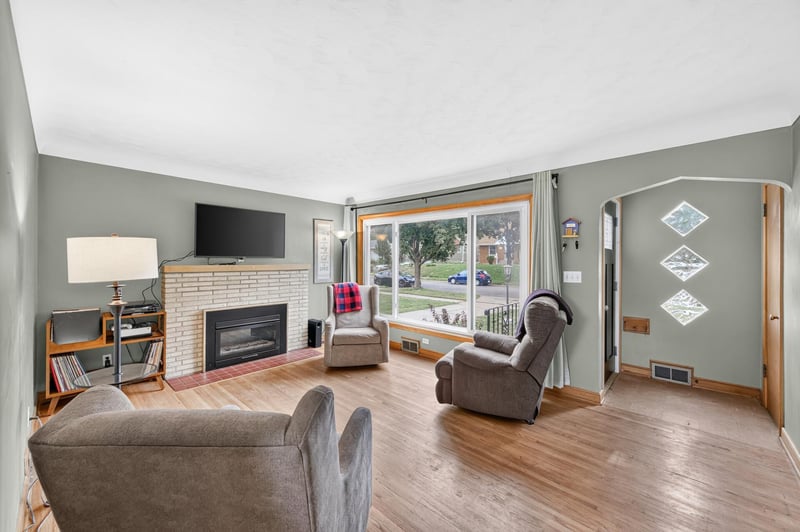 1455 Schletti St, Saint Paul, MN 55117