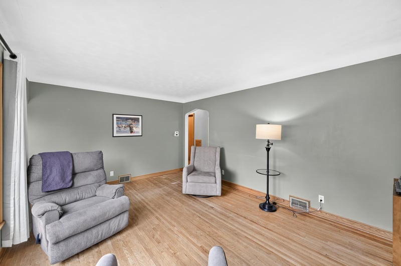 1455 Schletti St, Saint Paul, MN 55117