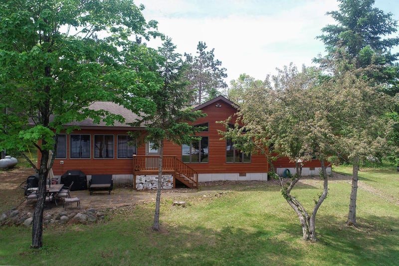 16148 S Morningside Dr, Gordon, WI 54838